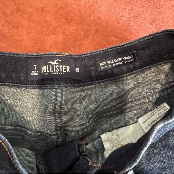 Hollister High Rise Short - Picture 3 of 3